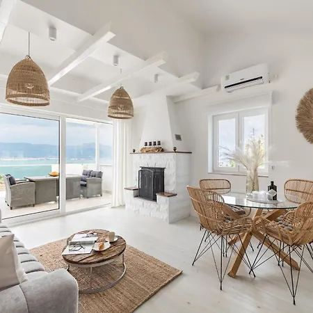 In Slatine With Terrace Apartman *