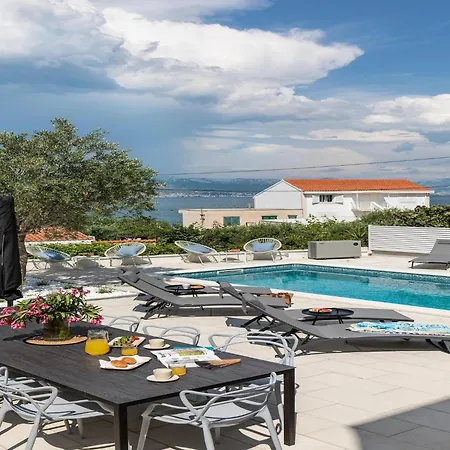 In Slatine With Terrace Trogir