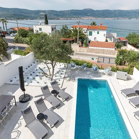 In Slatine With Terrace Apartman Trogir