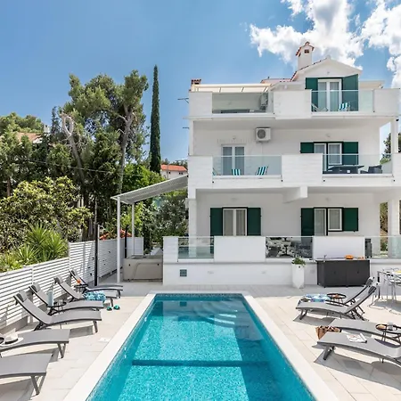 In Slatine With Terrace Διαμέρισμα Τρογκίρ