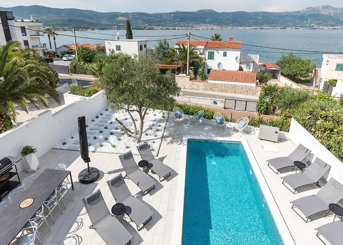 In Slatine With Terrace Apartamento Trogir