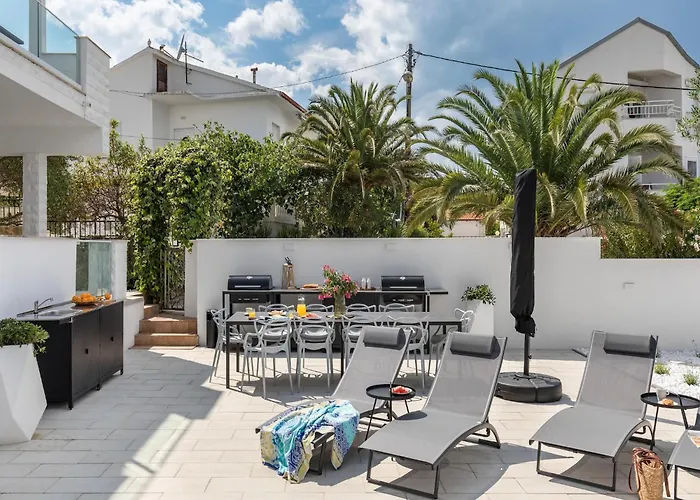 In Slatine With Terrace Apartamento