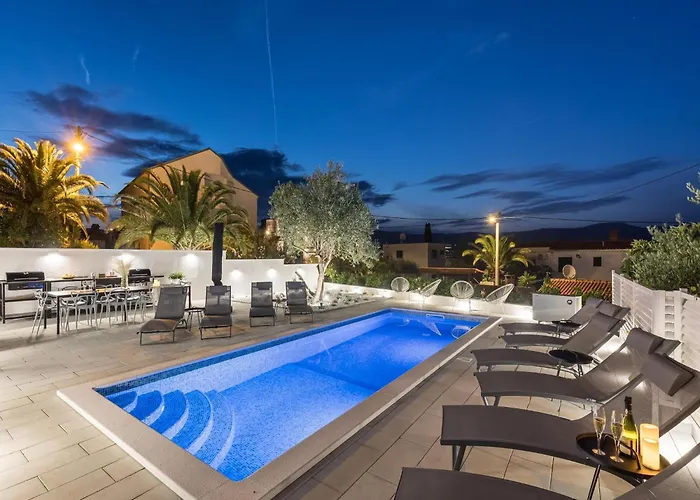 In Slatine With Terrace Apartamento *