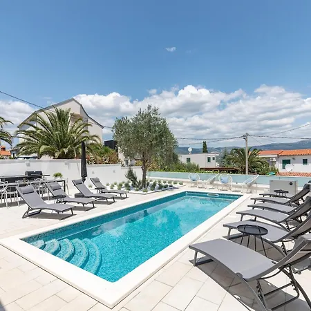 In Slatine With Terrace Trogir