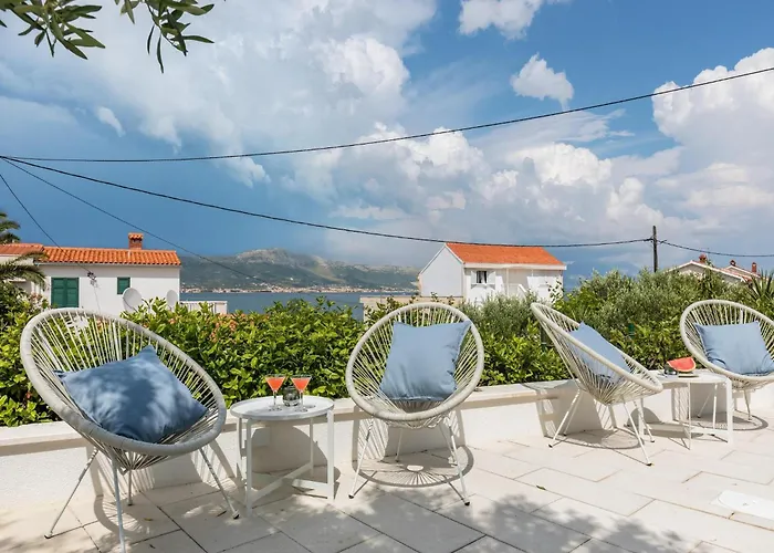 In Slatine With Terrace Apartment