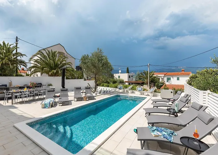 In Slatine With Terrace Trogir