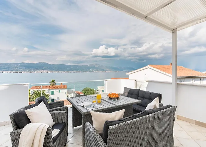 Apartment In Slatine With Terrace *