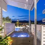 In Slatine With Terrace Apartment Trogir